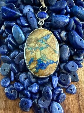 Oval azurite necklace - blue and tan